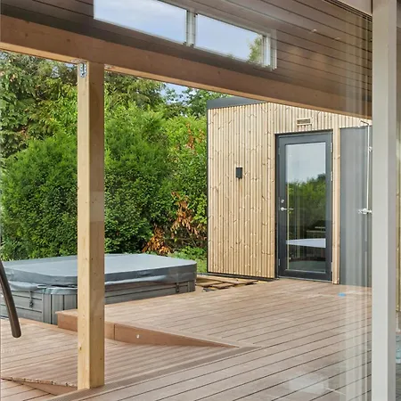 Feriehus Nyrenoveret Med Sauna